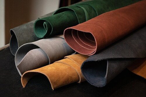 نگهداری از محصولات چرمی 6 چرم نبوک جلدی