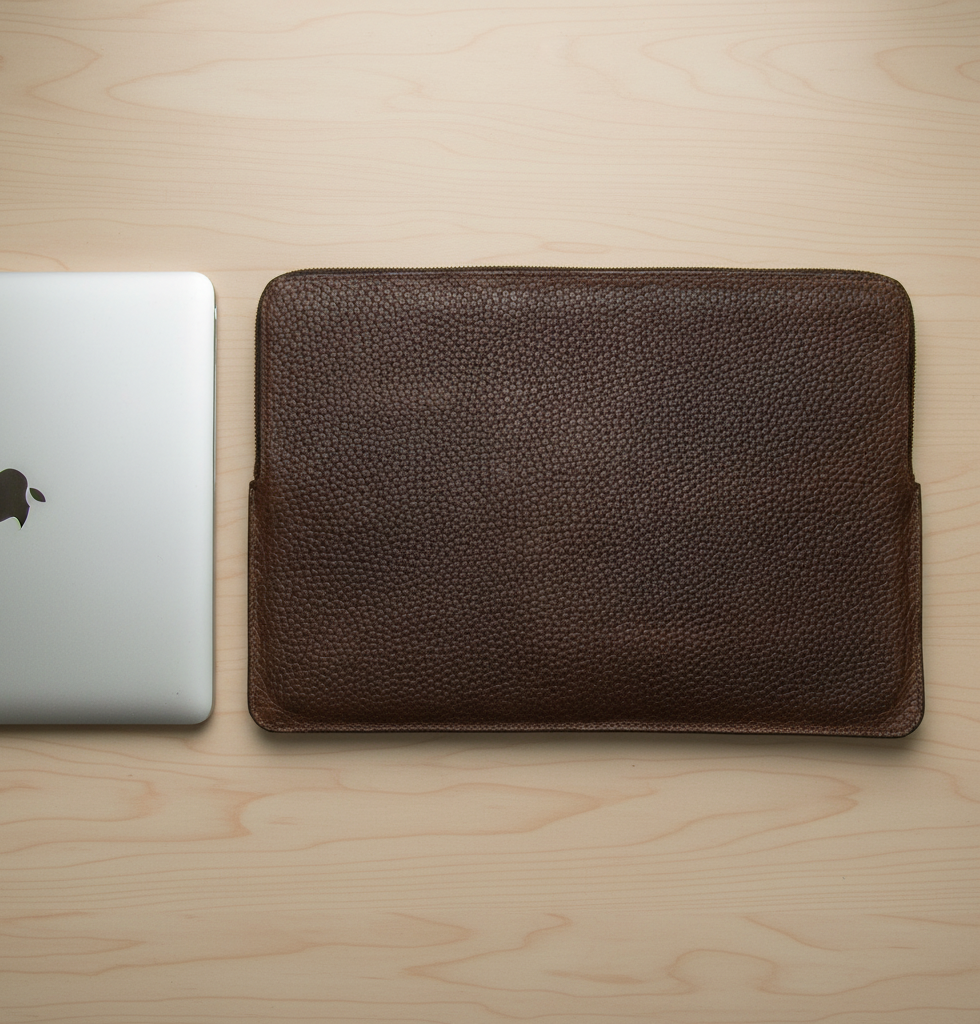 کاور مک بوک پرو 15 اینچ فلوتر قهوه ای 1 کاور مک بوک پرو 15 اینچ فلوتر قهوه ای